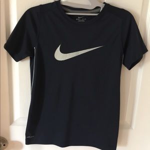 Boys medium Dri-Fit Nike short-sleeve t-shirt.